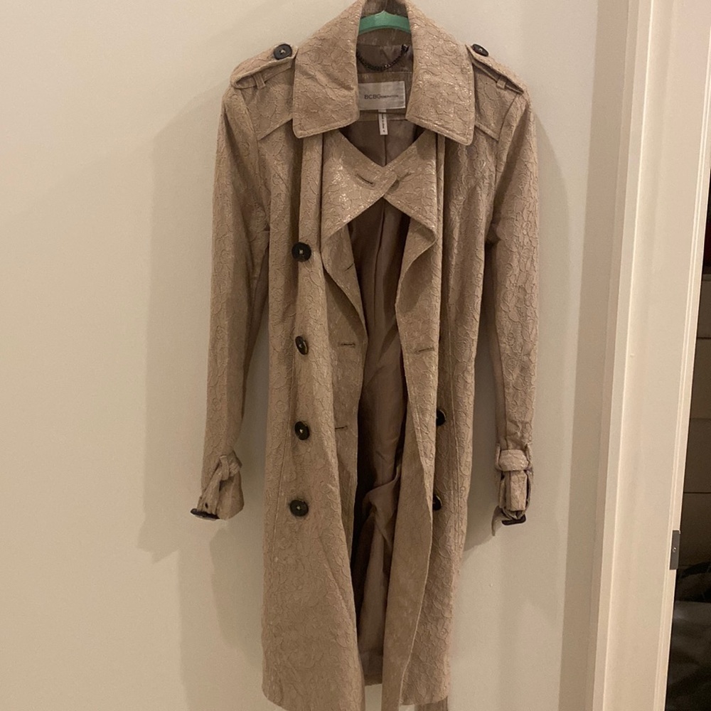 BCBG trench size small